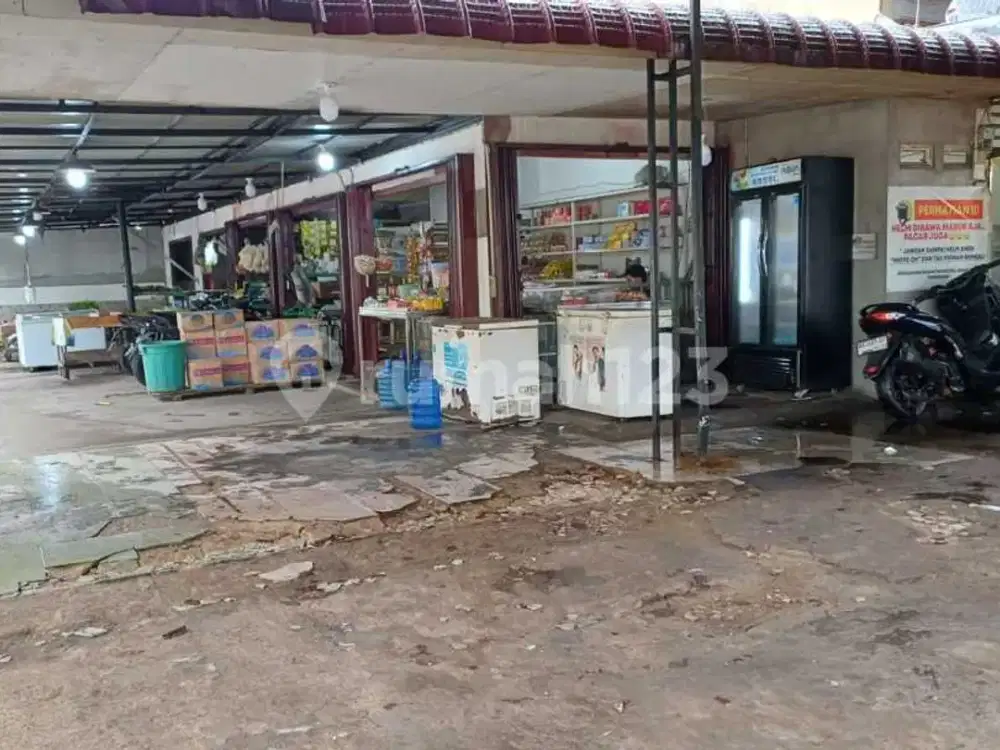 Dijual Tanah + Bangunan Posisi Hook Strategis Terletak di Kawasan Ramai dengan Akses Jl. Prof. M. Yamim dan Jl. Ampera Langsung