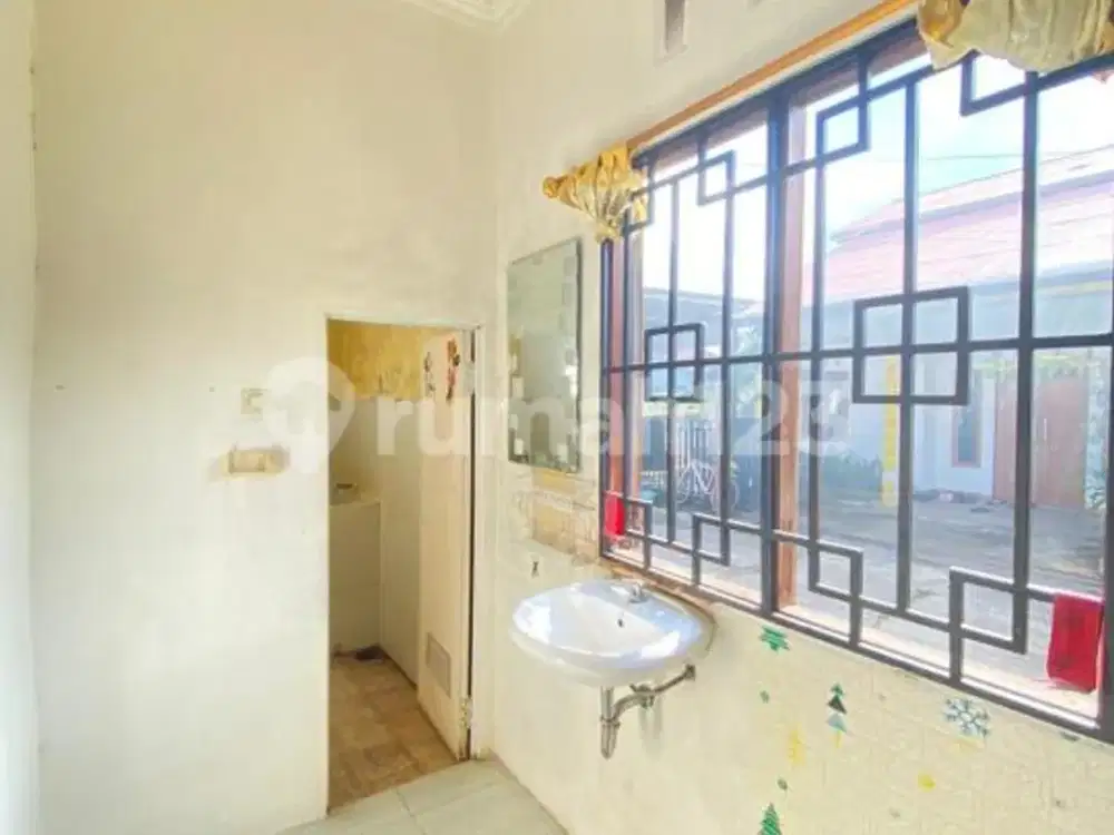 Rumah Strategis Furnished Kota Pontianak, Jl. Parit Haji Muksin (komp. Hosana Victory)