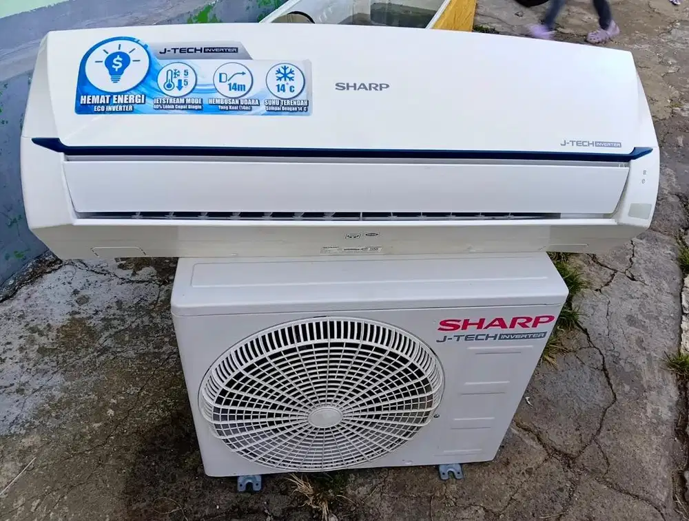 Jual ac sharp inverter 1/2 pk + psang+gransi 2 bln