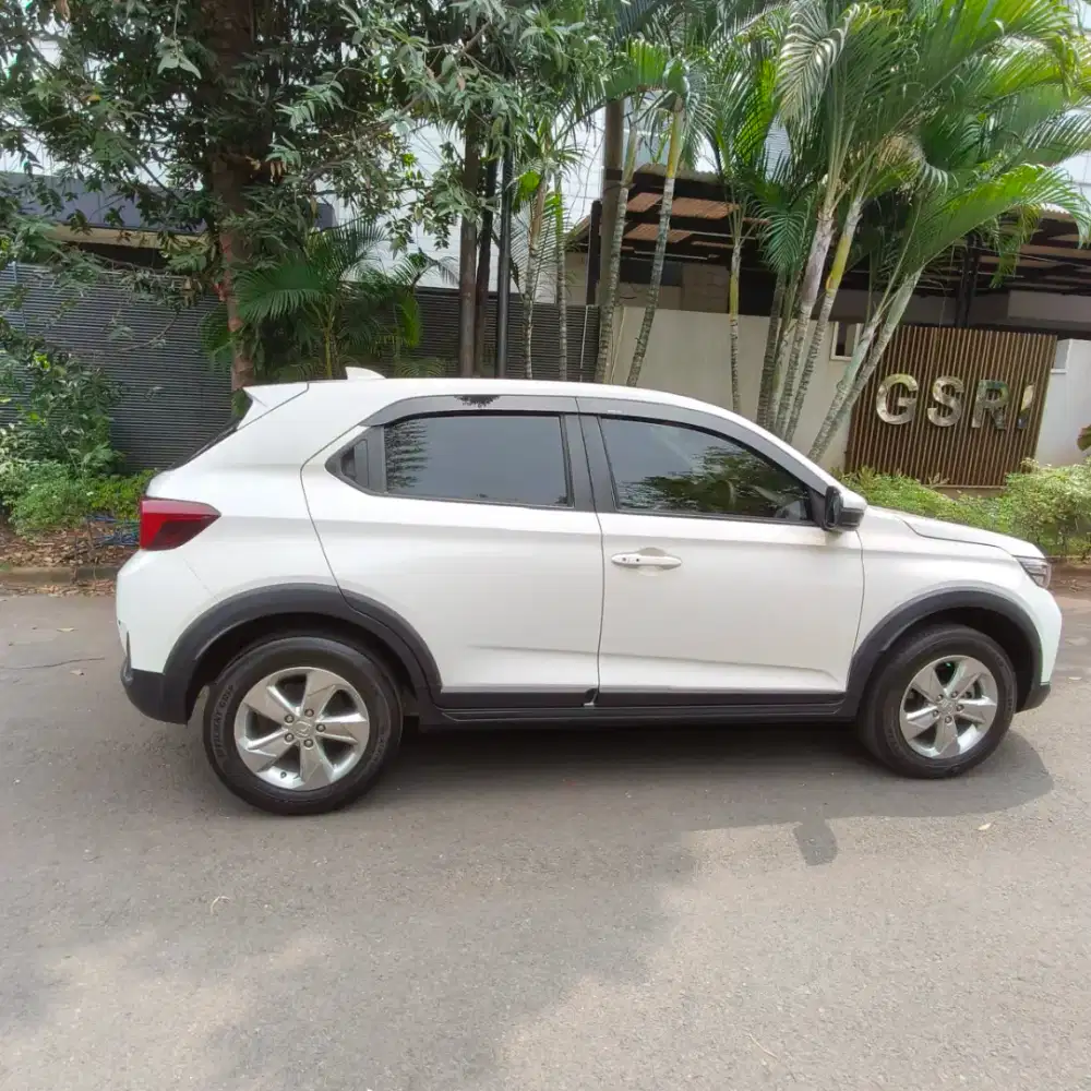 WRV TYPE E CVT , tgn pertama, bersih, wangi km 25000