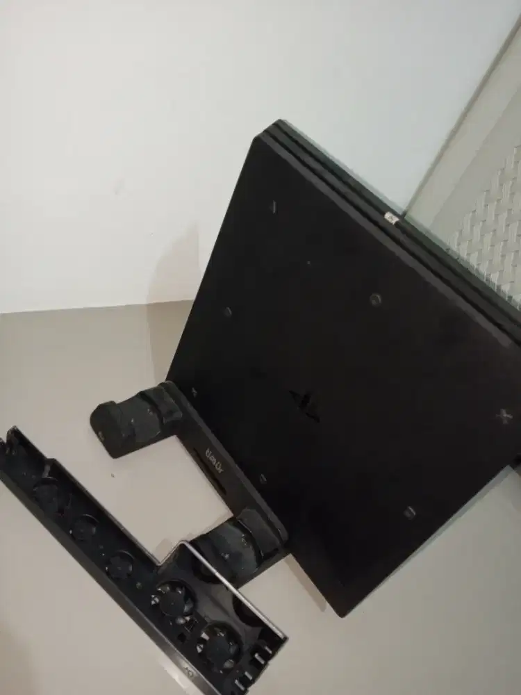 Dijual PS4 Pro + 2 Kipas