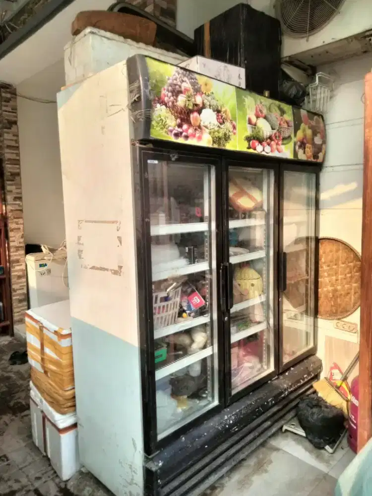Showcase 1200 liter 3 pintu normal