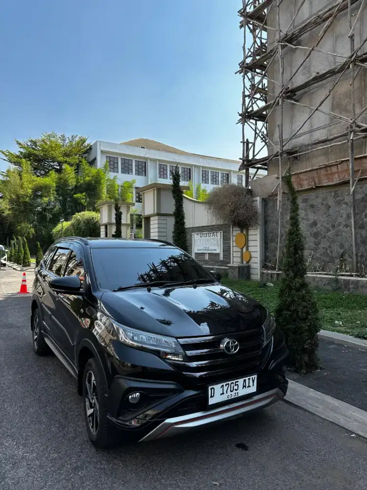 Toyota rush s trd 2021 matic km low