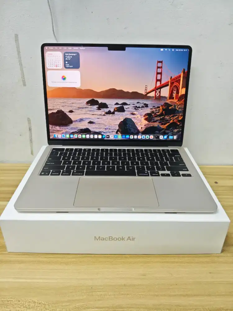 MacBook Air 2025 Like New Ex Ibox. Chip M4. Ram 16gb. Ssd 256gb