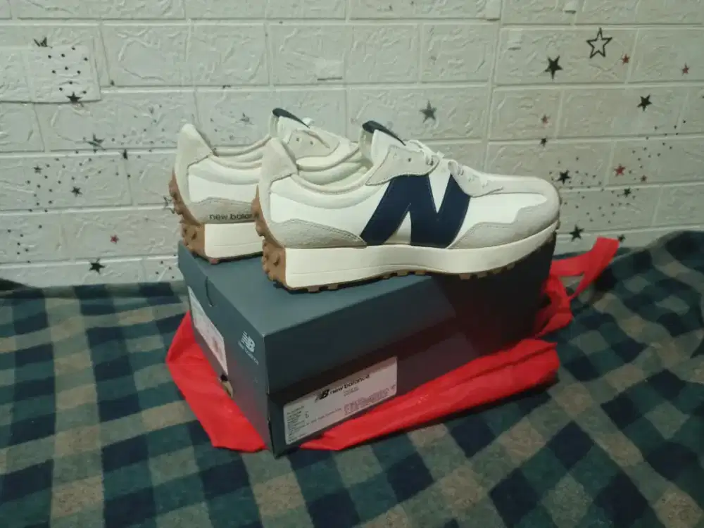 Sepatu New Balance 327 Ori Size 42-43