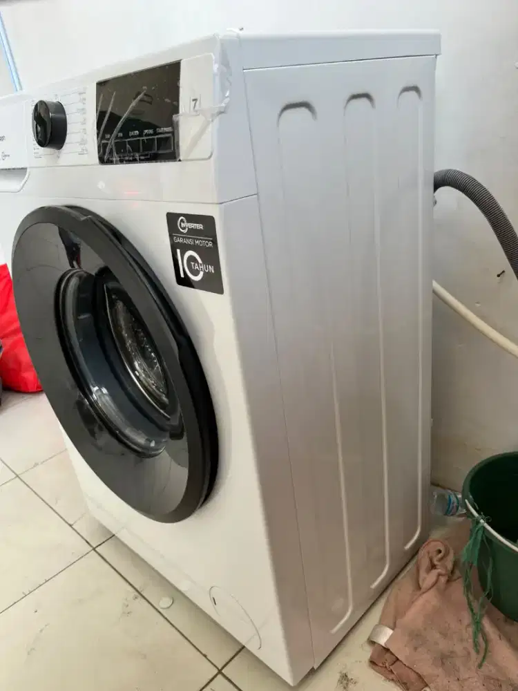 Mesin cuci polytron