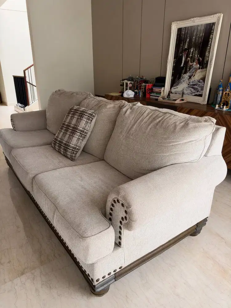 ASHLEY INFORMA 3 SEATER