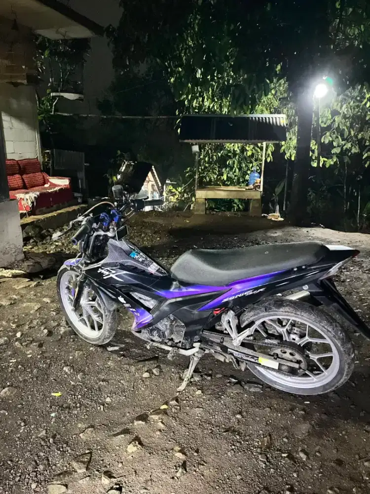 Motor Sonic 150R