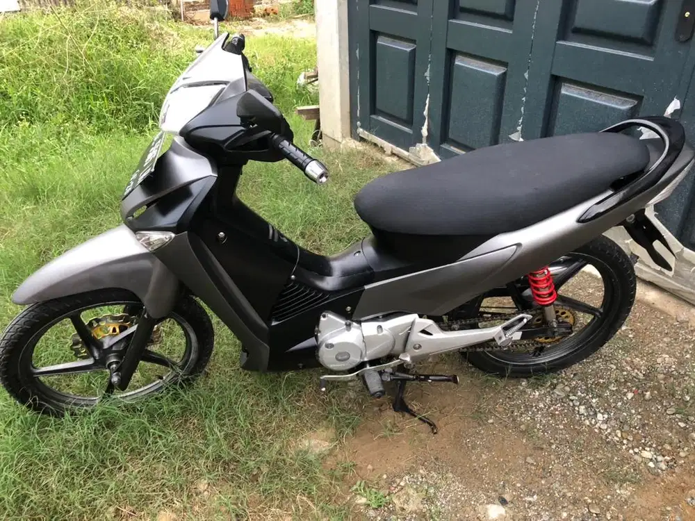 Supra x 125 injeksi 2006 mesin super Kondisi tinggal pakai ss lengkap