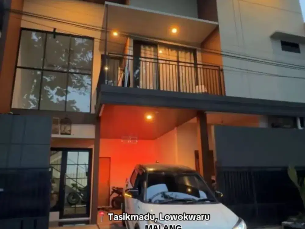 Rumah Modern Di Poros Jalan Area Tasikmadu Lowokwaru Kota Malang