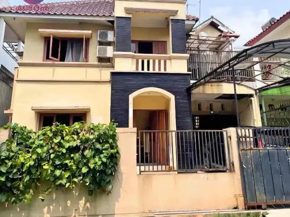 Rumah bagus (nego) nuansa klasik lokasi strategis Citra Grand Cibubur