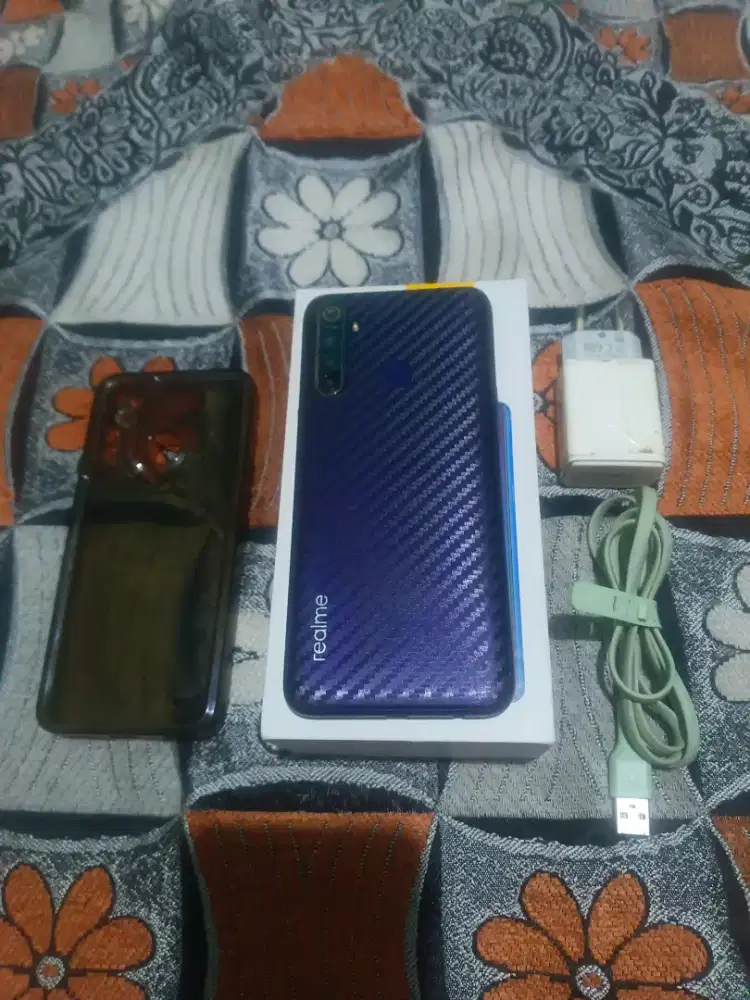 Realme 5 4/128 Tangan Pertama Fullset Nominus