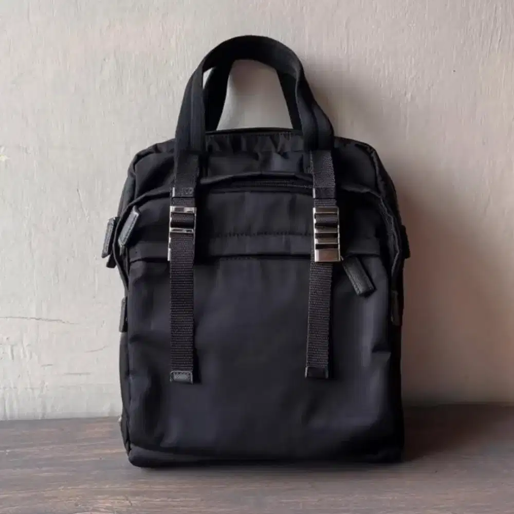 Prada backpack pria