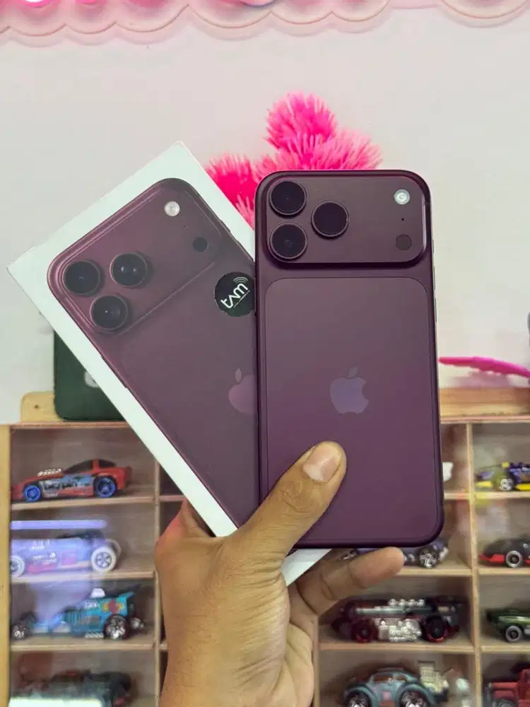 Iphone 18 promax 256gb burgundy second like new resmi iBox
