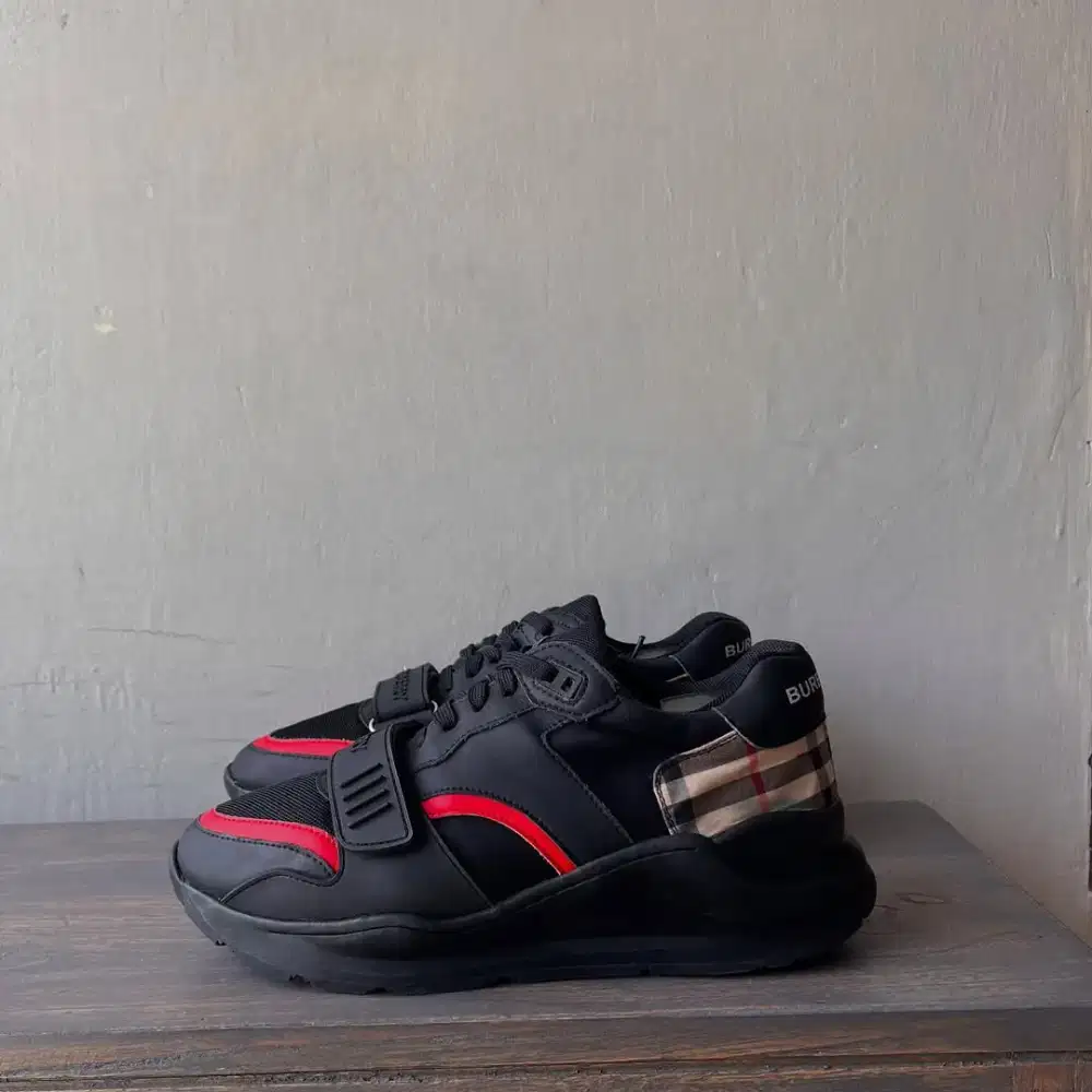 Burberry sneakers