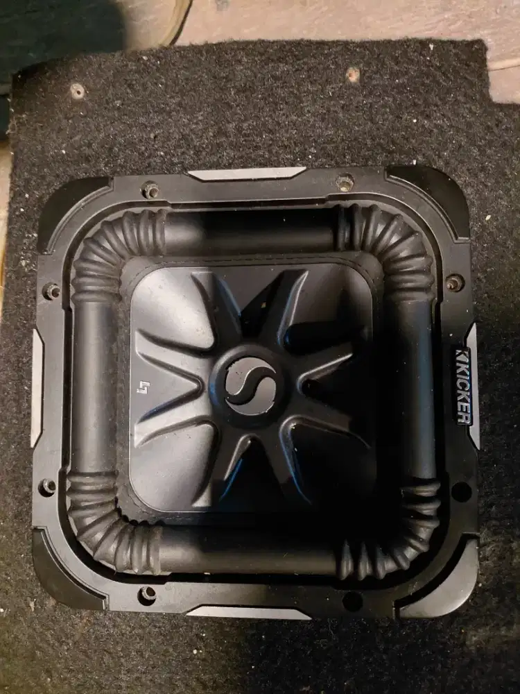 Speaker subwofer mobil