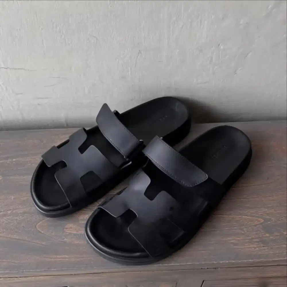 Sandal Hermes pria