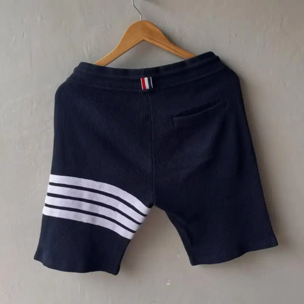 Shortspants thom browne pria