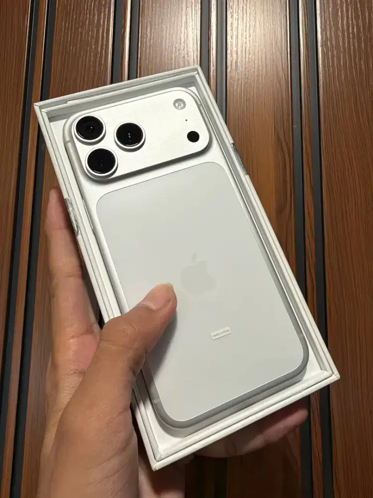 iPhone 17 promax silver 256gb iBox