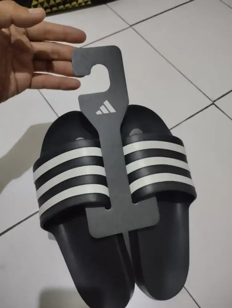 SANDAL ADIDAS ADILETTE ORIGINAL SIZE 42