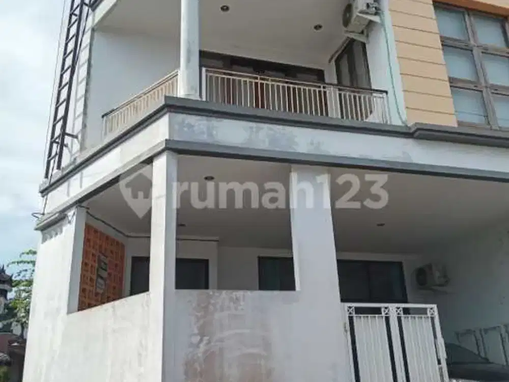 Dijual Rumah 2 Lantai Model Rumah Kantor (Rukan) di Denpasar Selatan