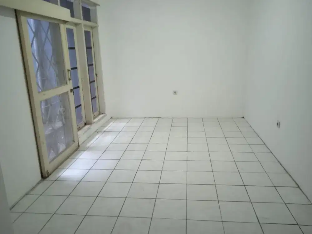 Rumah terawat di Suryalaya Bandung Kota