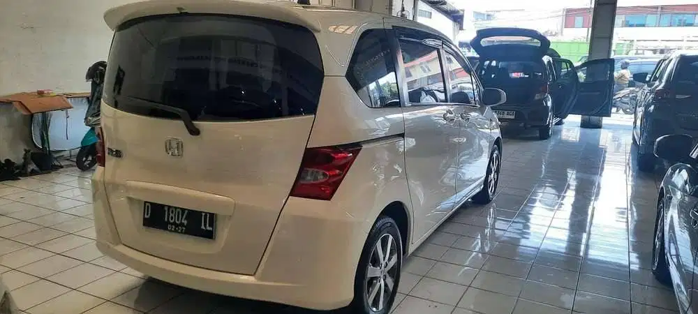 Honda Freed MATIC AT S 2012