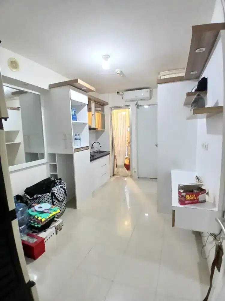 Dijjal Unit 2BR Semi furnished Apartement Bassura City