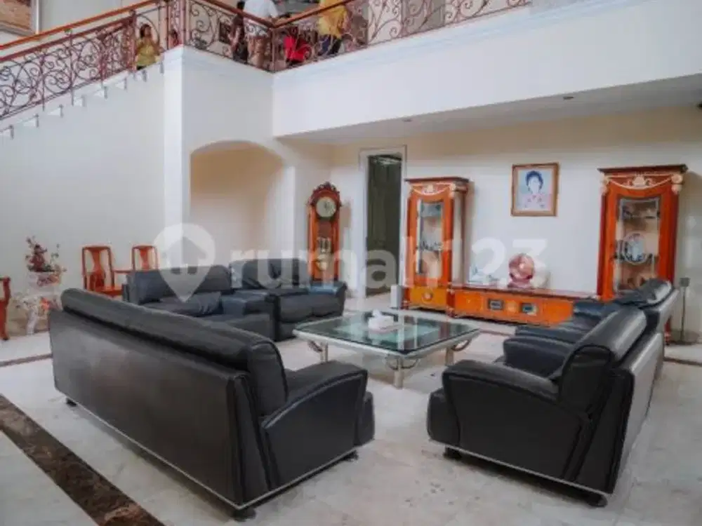 Rumah Mewah Bagus, 2 Lantai, di Tampak Siring Indah, Bukit Gading Villa, Kelapa Gading