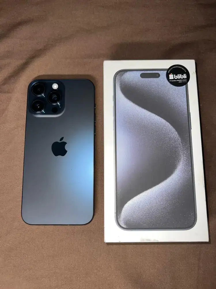 iPhone 15 Pro Max 256GB x BliBli