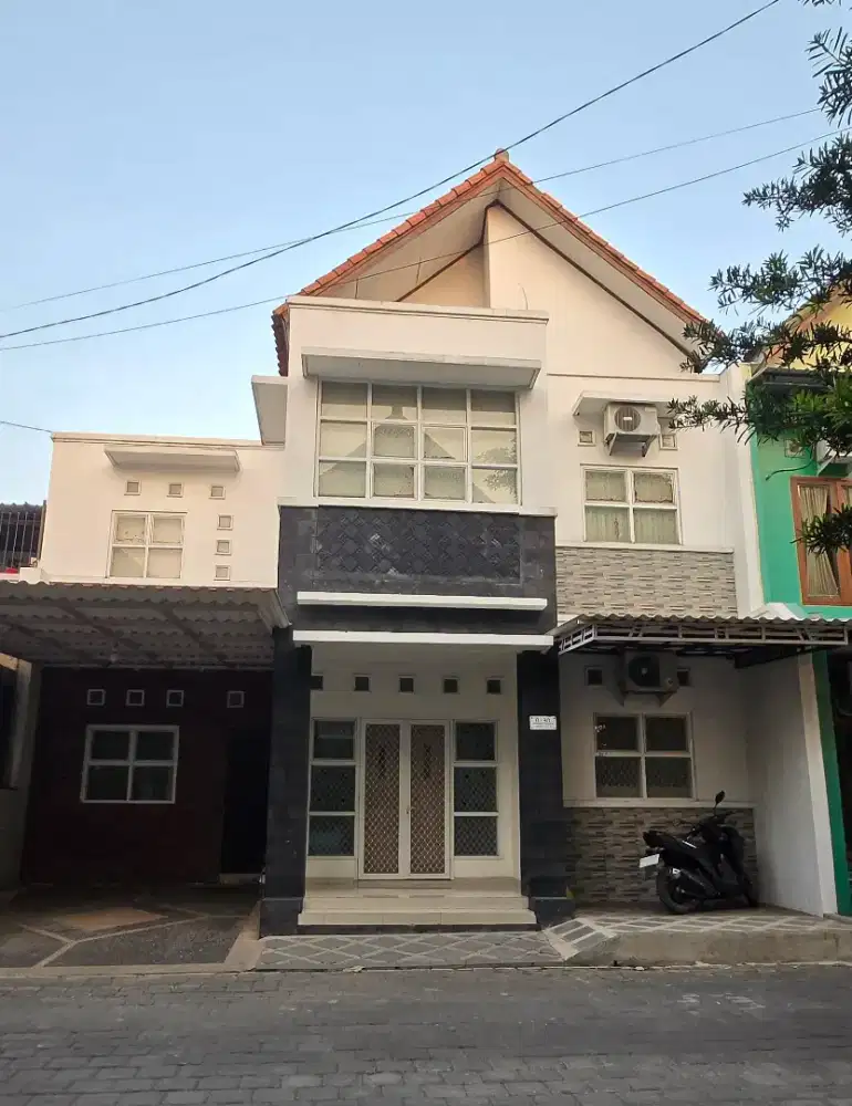 Rumah furnished Cluster Solo Baru lokasi Strategis