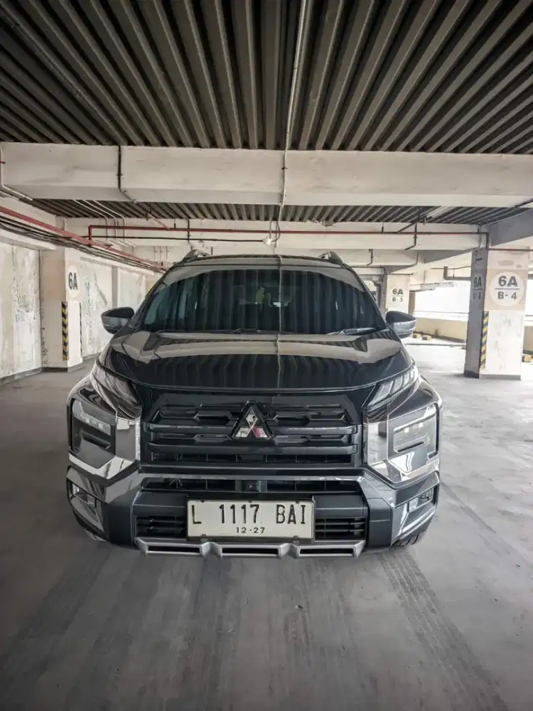 Xpander Cross Premium AT 2022 Facelift Grey