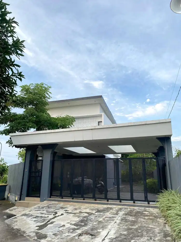 Rumah Modern Minimalis Halaman Luas dekat Jalan Bantul