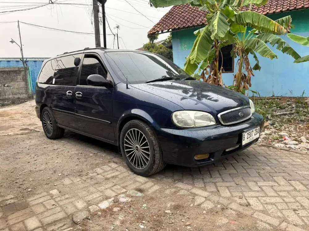 DIJUAL KIA CARNIVAL MATIC BENSIN TAHUN 2000