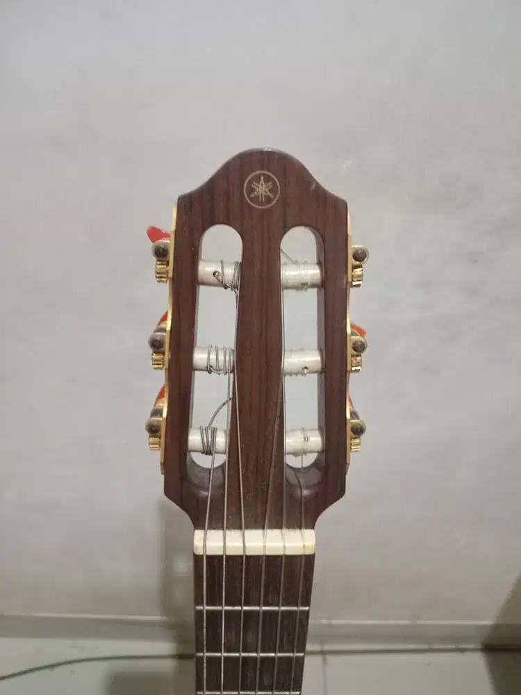 Jual Silent gitar  Yamaha SLG 100N dan efek Vtone ADI 21