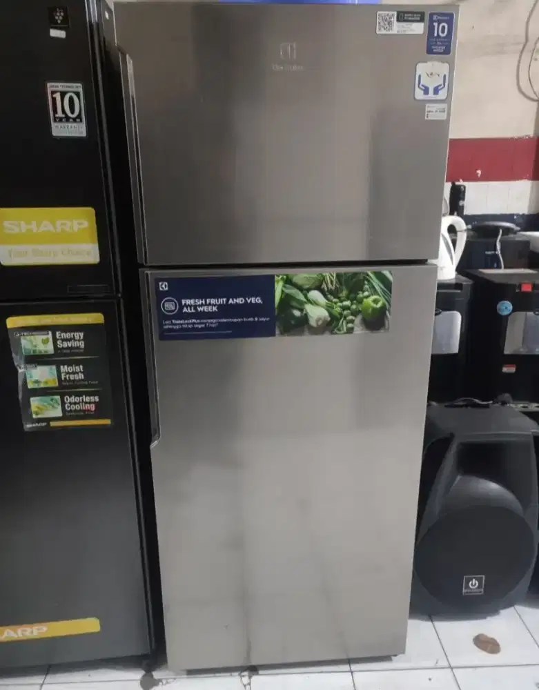 KULKAS 2 PINTU ELECTROLUX ULTIMATE TASTE 500 ETB4600B-A