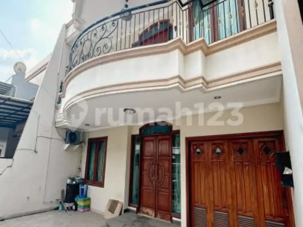 Rumah Taman Modern Cakung, Luas & Strategis - Dekat Lulu & Aeon!