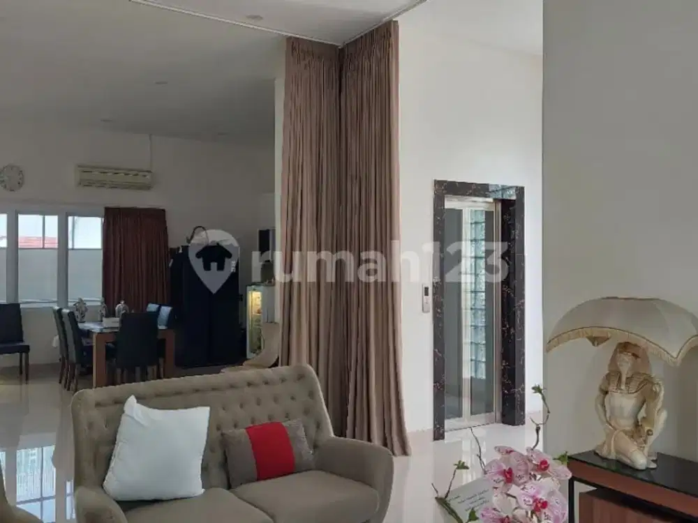 Dijual Rumah Elite Janur Hijau 8 Samping Sport Club Siap Huni