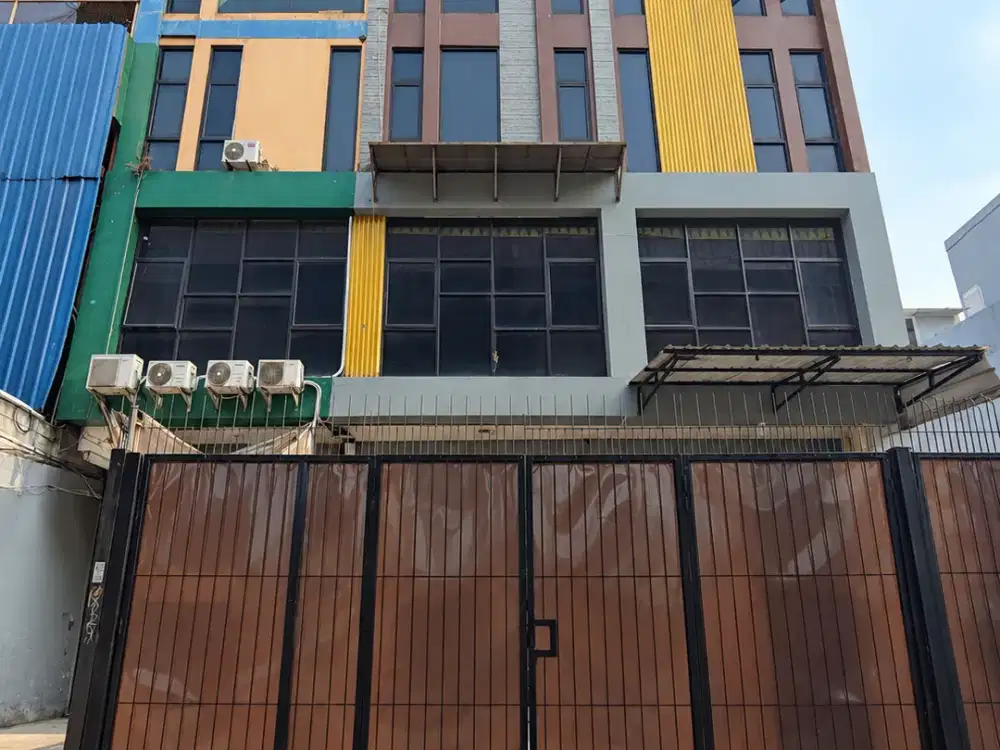RUKO 4,5 LANTAI PINGGIR JALAN RAYA CILEDUG KEBAYORAN LAMA JAKARTA SELATAN