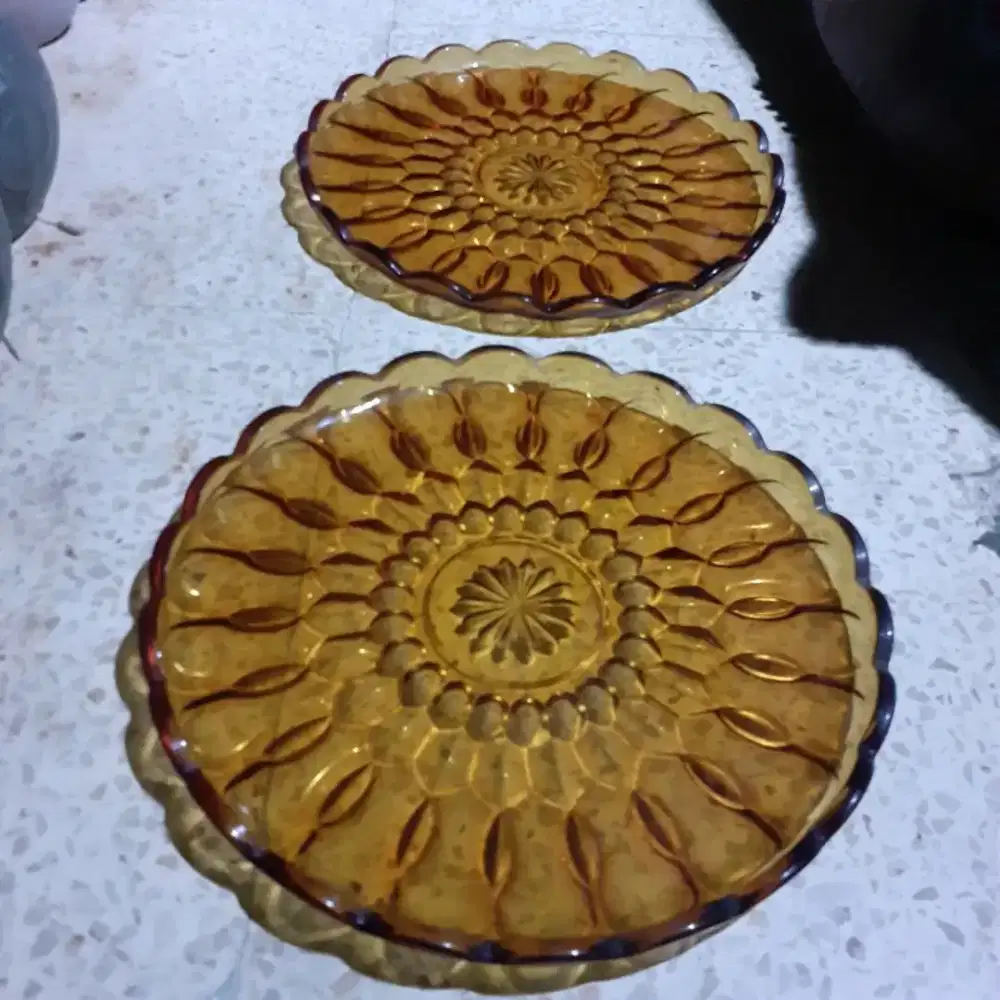 Piring saji antik ( harga satuan)