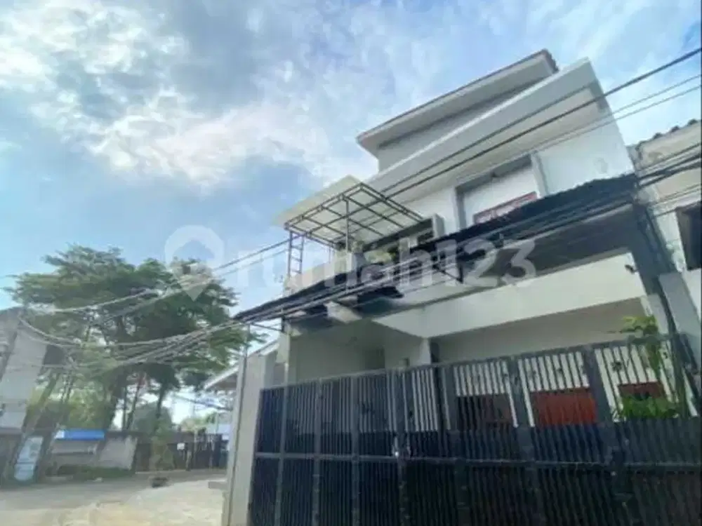 Rumah 2 Lantai Siap Huni Dekat Stasiun Pondok Ranji