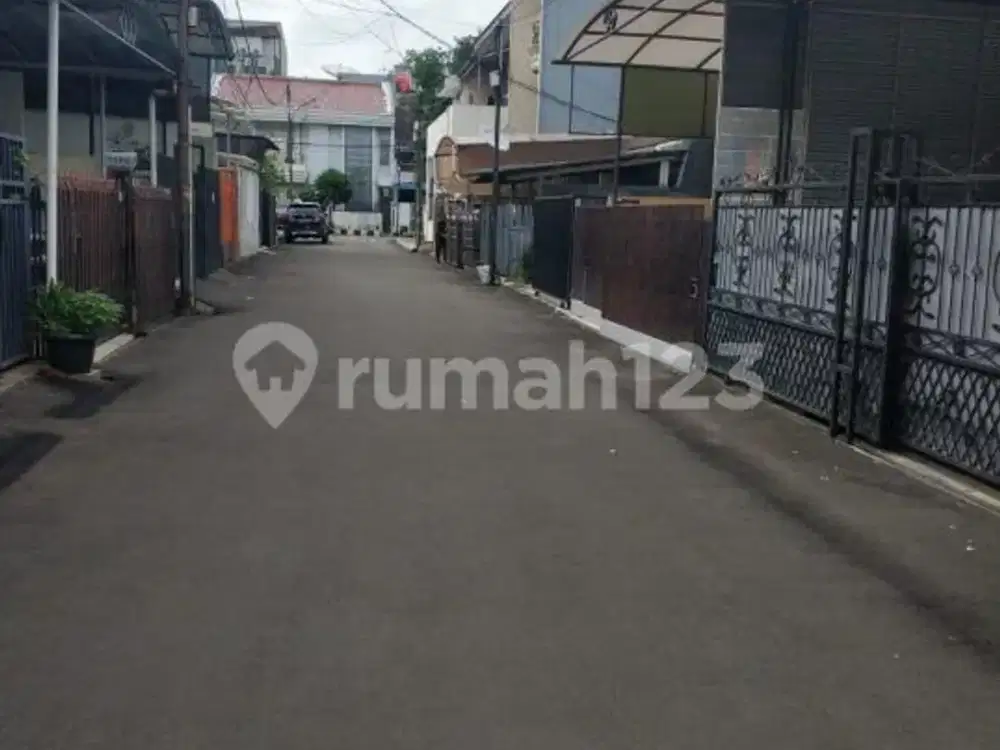 Dijual Cepat Rumah Standart Kelapa Gading Lokasi Strategis dengan Harga Bagus