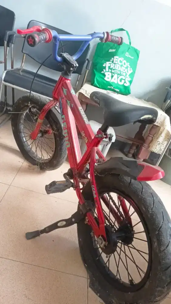 SEPEDA ANAK MERK GENIO