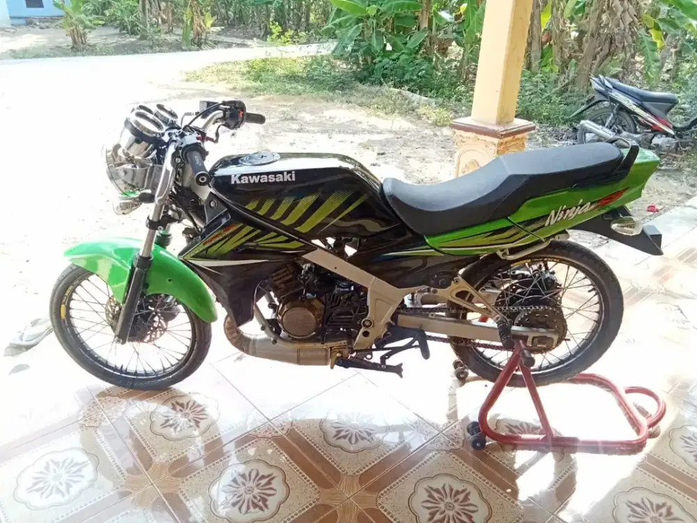 Ninja r kisss 2002