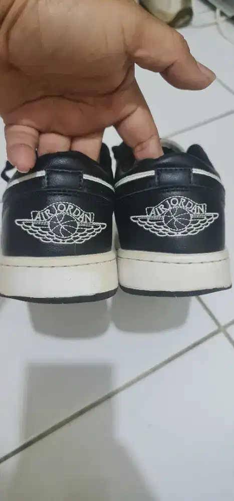 Sepatu NIKE size 42