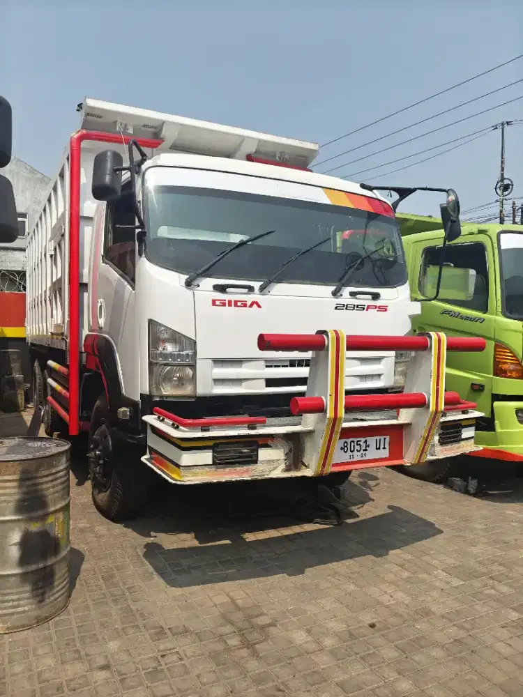 Dump truk izuzu giga FVZ 285 ps