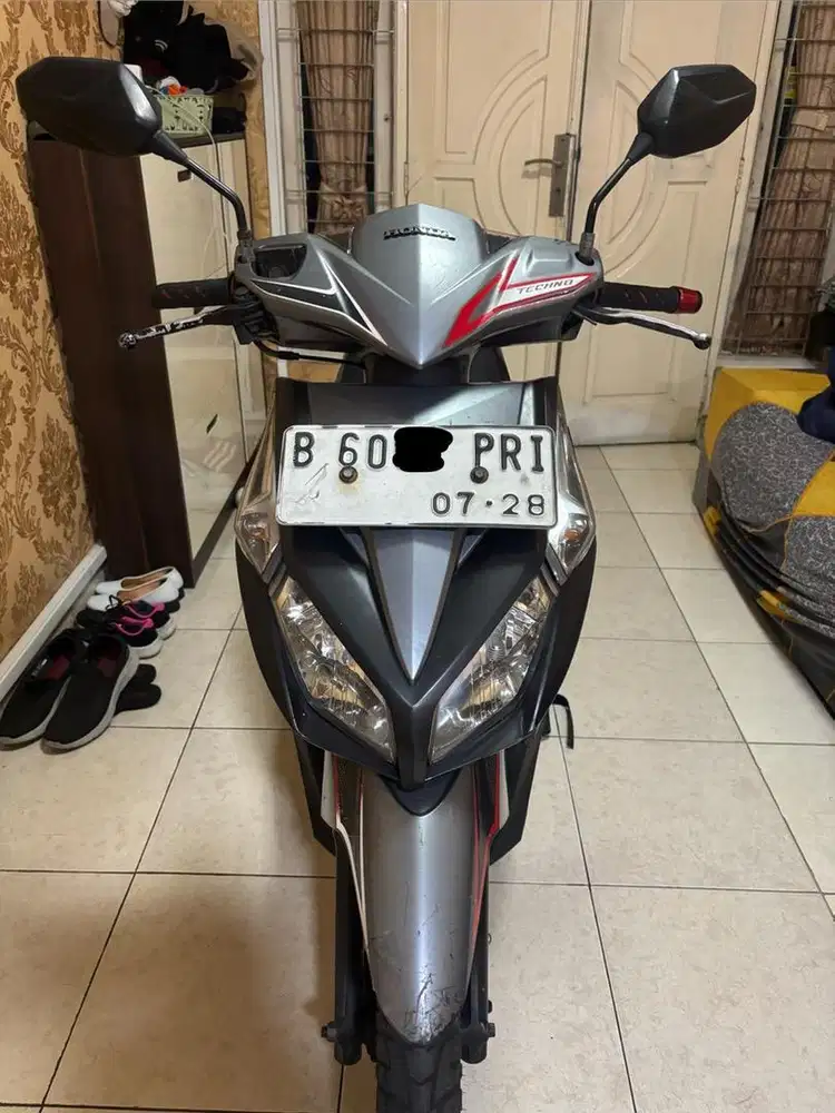 Dijual motor pakaian sendiri/ Pajak on panjang