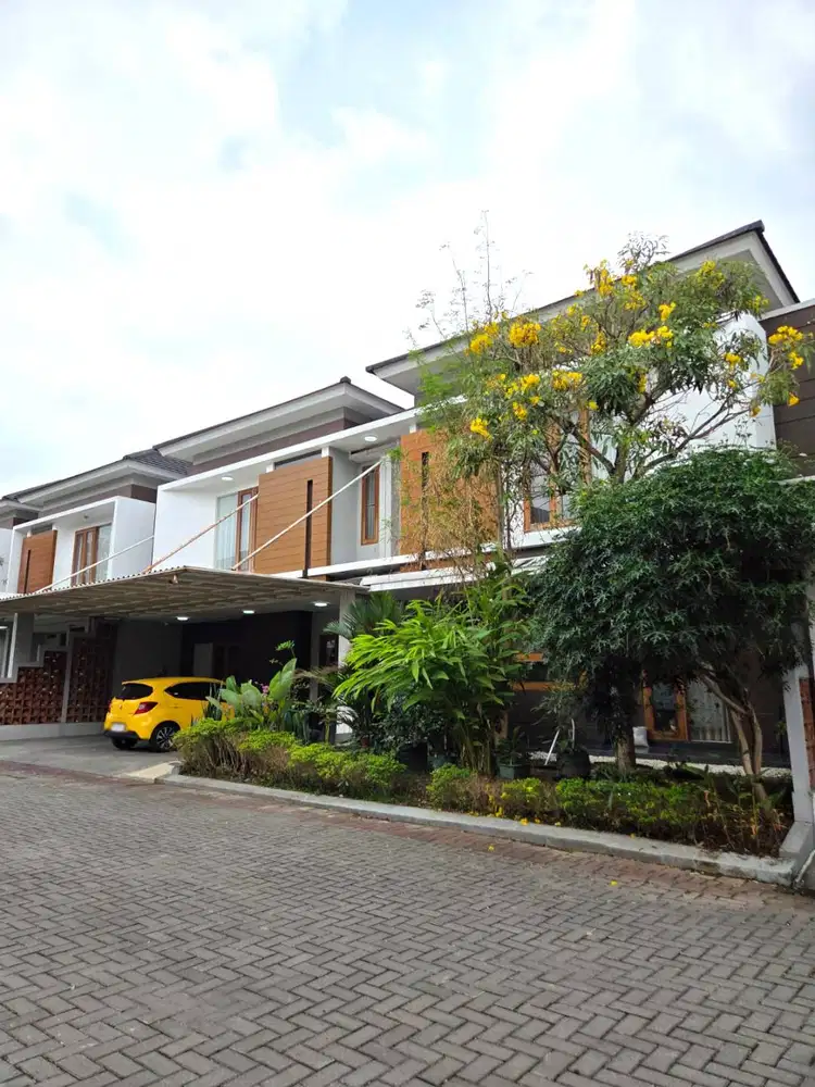Rumah Luas di Perumahan Elite Bale Wangsa Residence