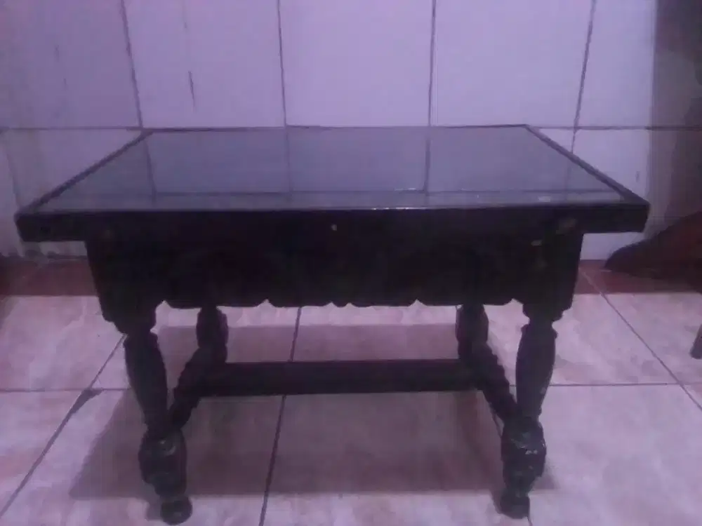 Meja Jati Kecil Motif Ukiran Lapis Kaca