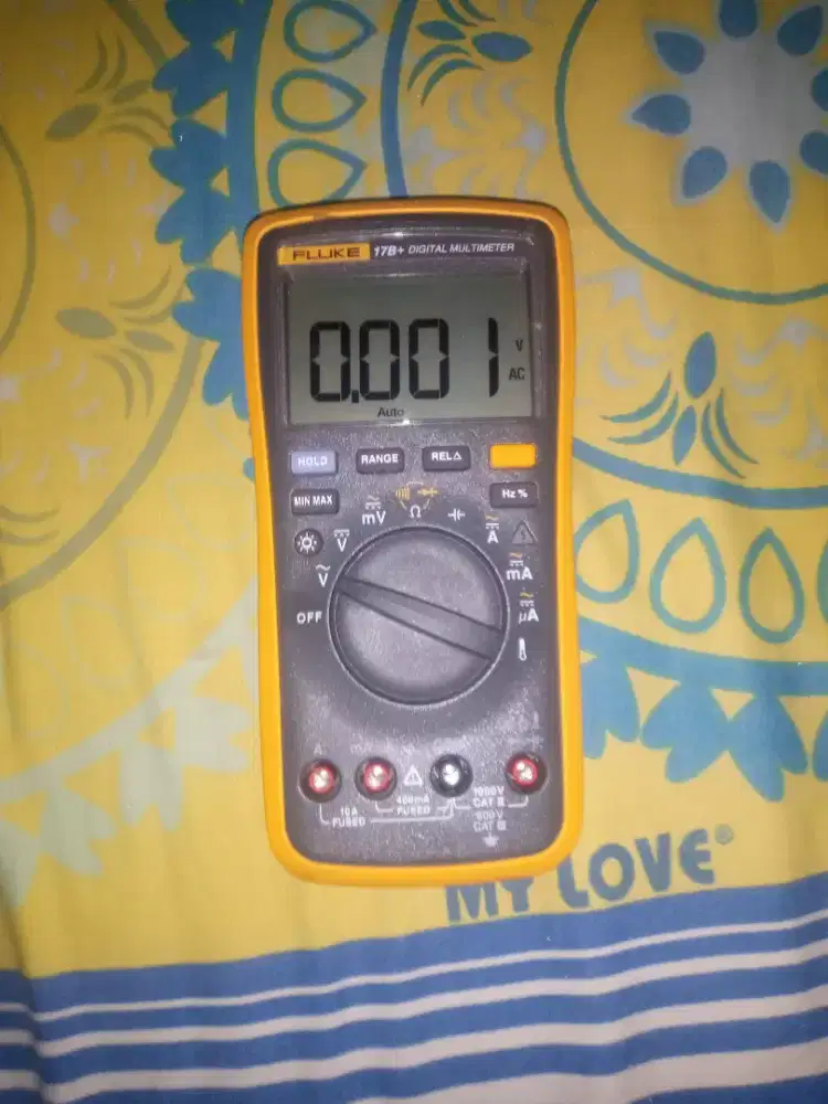 Multimeter fluke digital